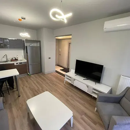 First Avenue, Cozy & Comfortable Apartment